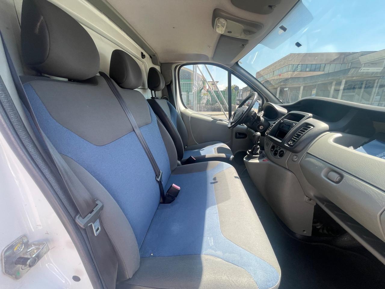 Renault Trafic 2.0 diesel, anno 2014, 220.000 km! Unico proprietario