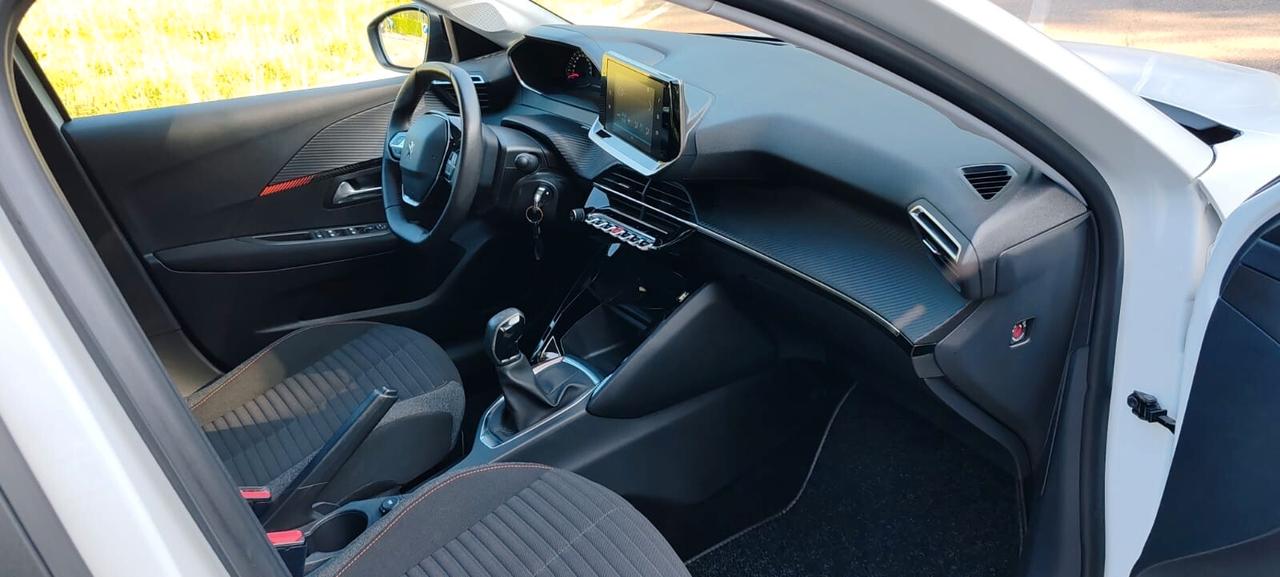 Peugeot 208 KM 4.500