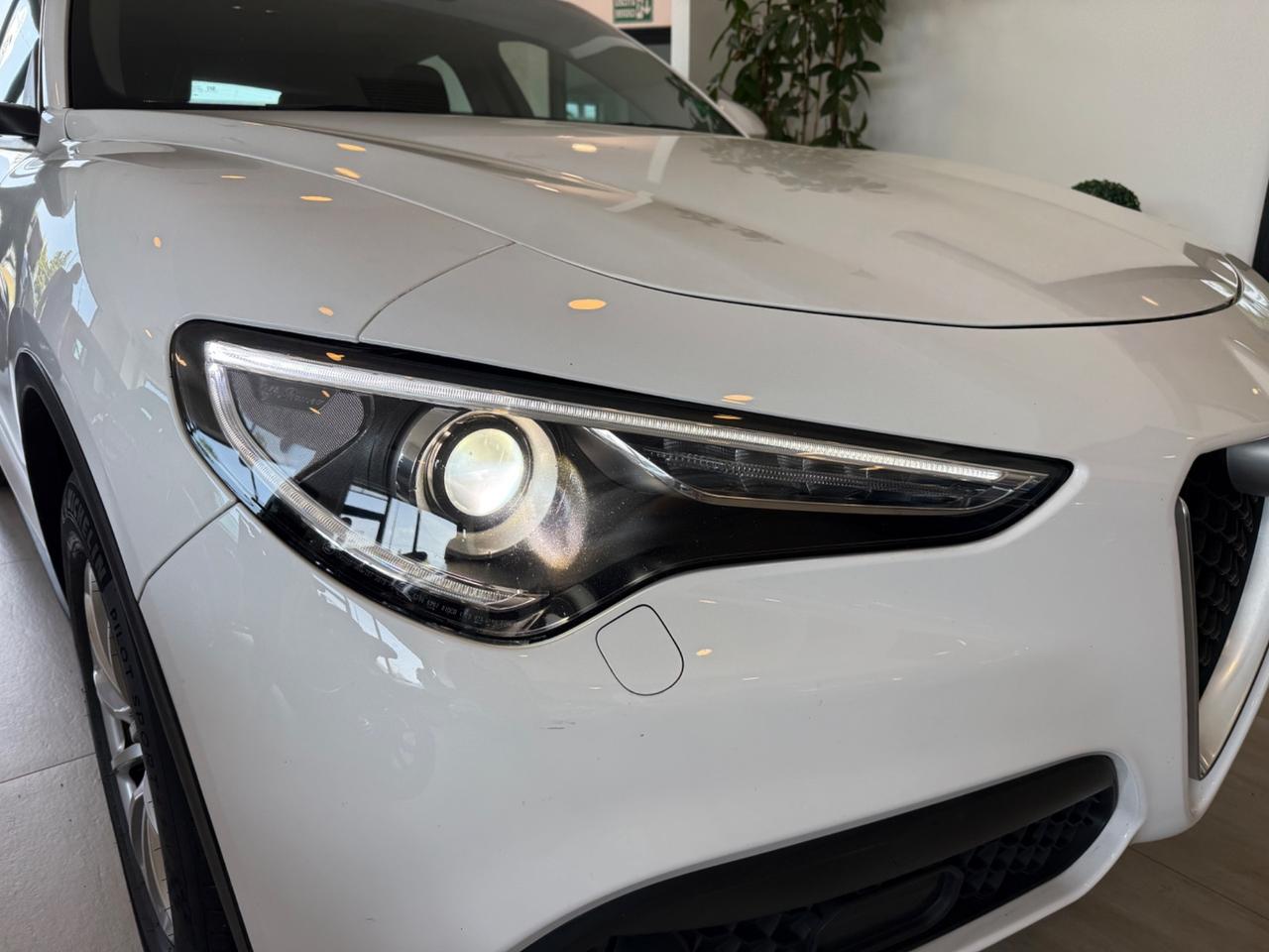 Alfa Romeo Stelvio 2.2 Turbodiesel 180 CV AT8 RWD Business