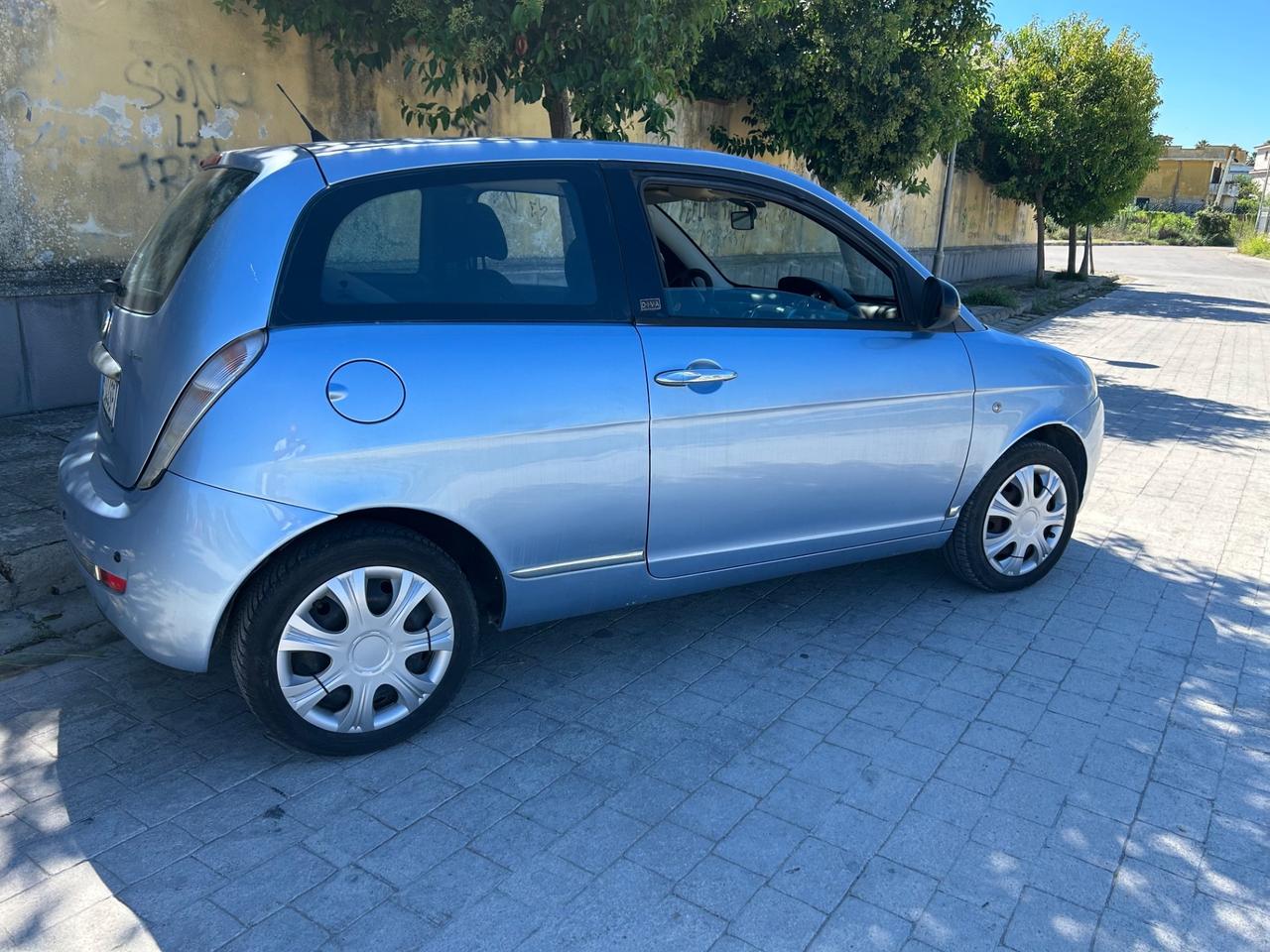 Lancia Ypsilon 1.2 69 CV Unyca