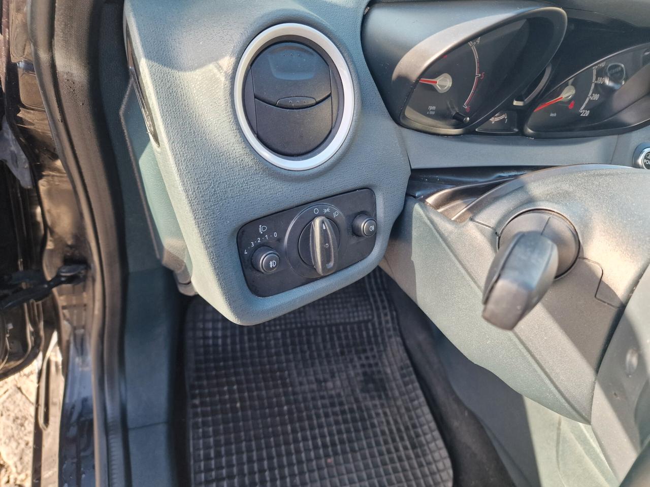 Ford Fiesta 1.6 TDCi 95 CV 5p. Titanium