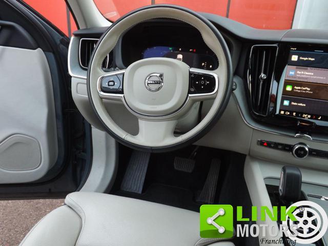 VOLVO XC60 B4 (d) AWD automatico Plus Dark ben tenuta