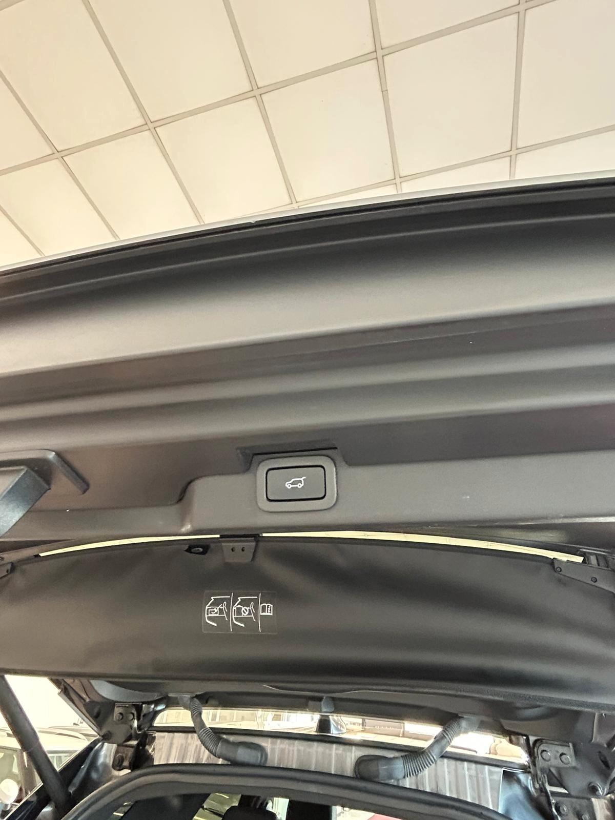 Land Rover Discovery 2.0 SD4 240 CV SE 7 POSTI