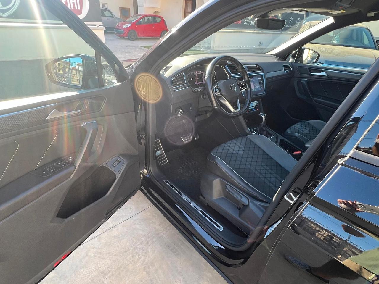 Volkswagen Tiguan 2.0 TDI 150 CV SCR DSG R-Line