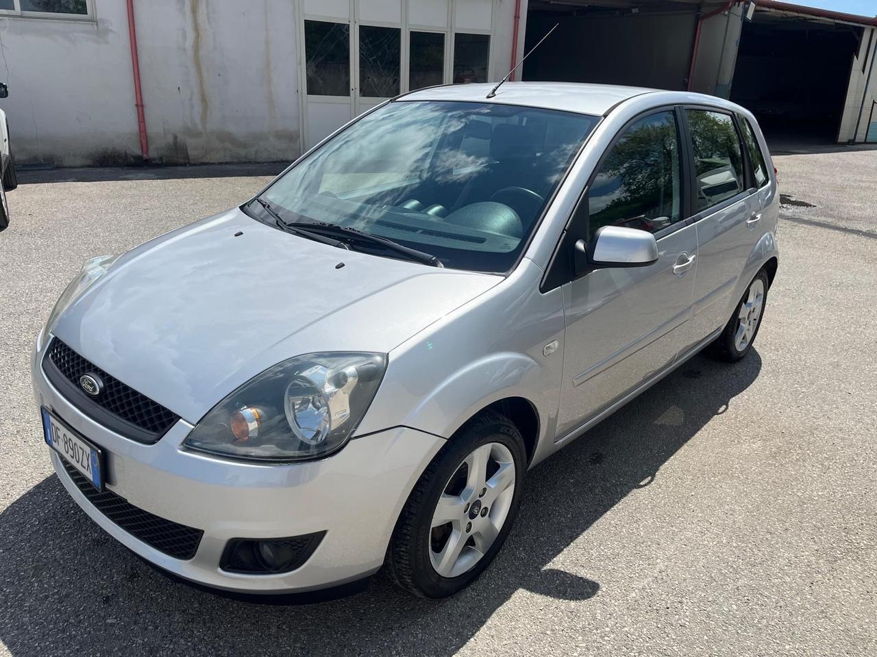 Ford fiesta 5 P-1.4 tdci- km 90000-2007
