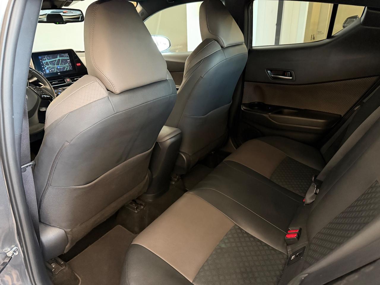 Toyota C-HR 1.8 Hybrid E-CVT