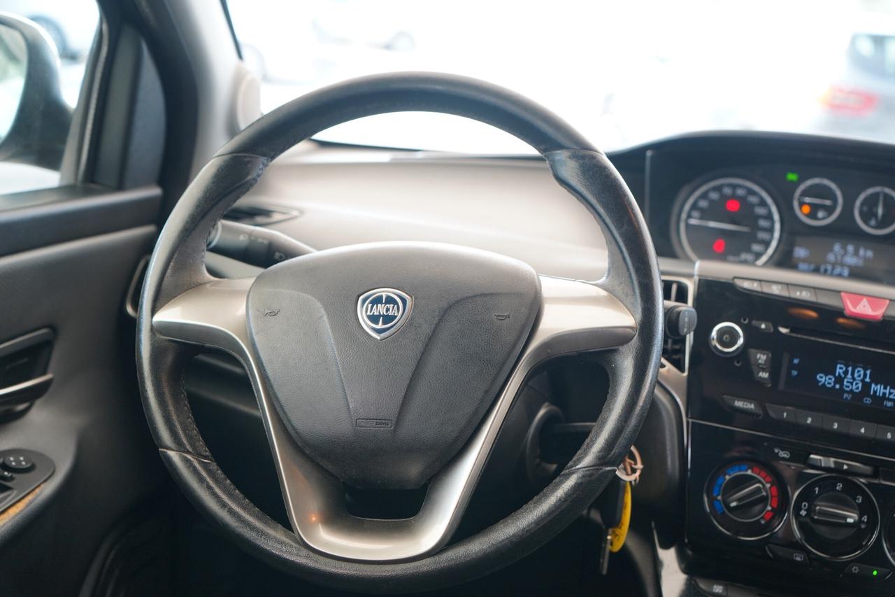 Lancia Ypsilon 1.2 69 CV Silver