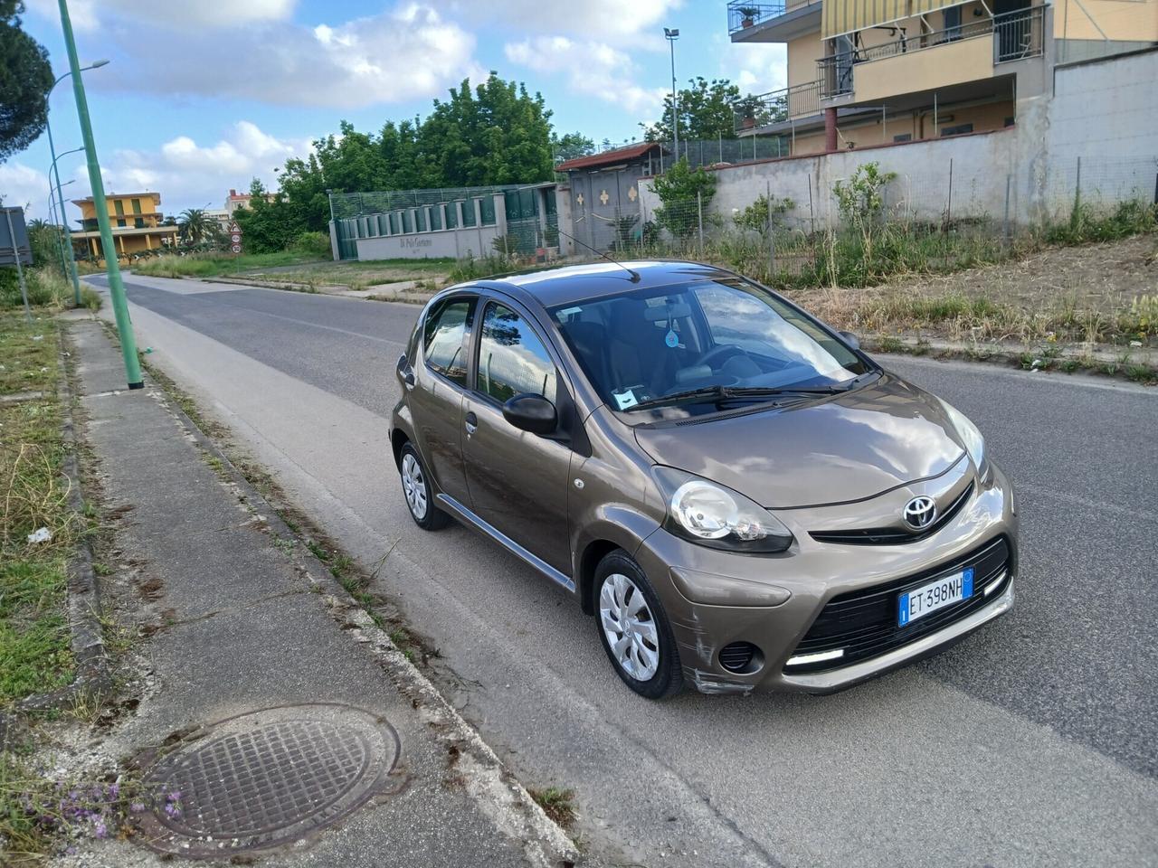 Toyota Aygo 1.0 12V VVT-i 5 porte Lounge Connect