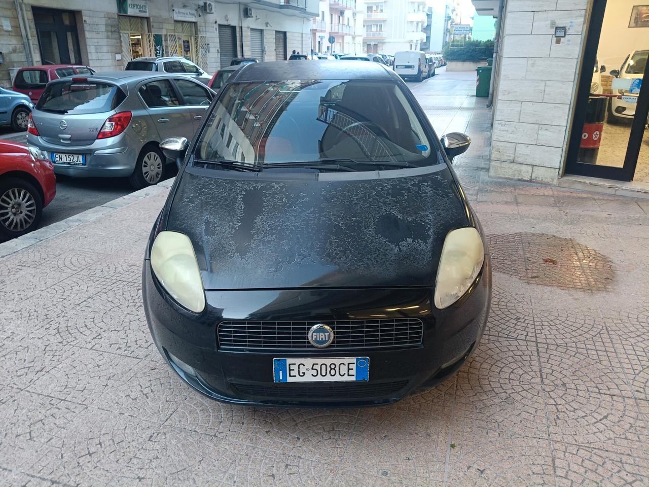 FIAT GRANDE PUNTO 1.2 -VISTA E PIACIUTA -Euro 1490