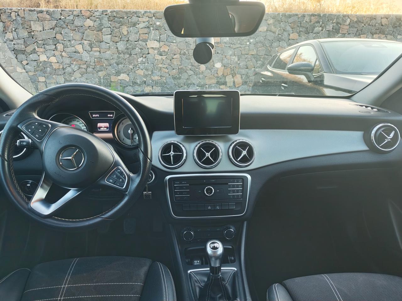 Mercedes-benz GLA 180 d Business