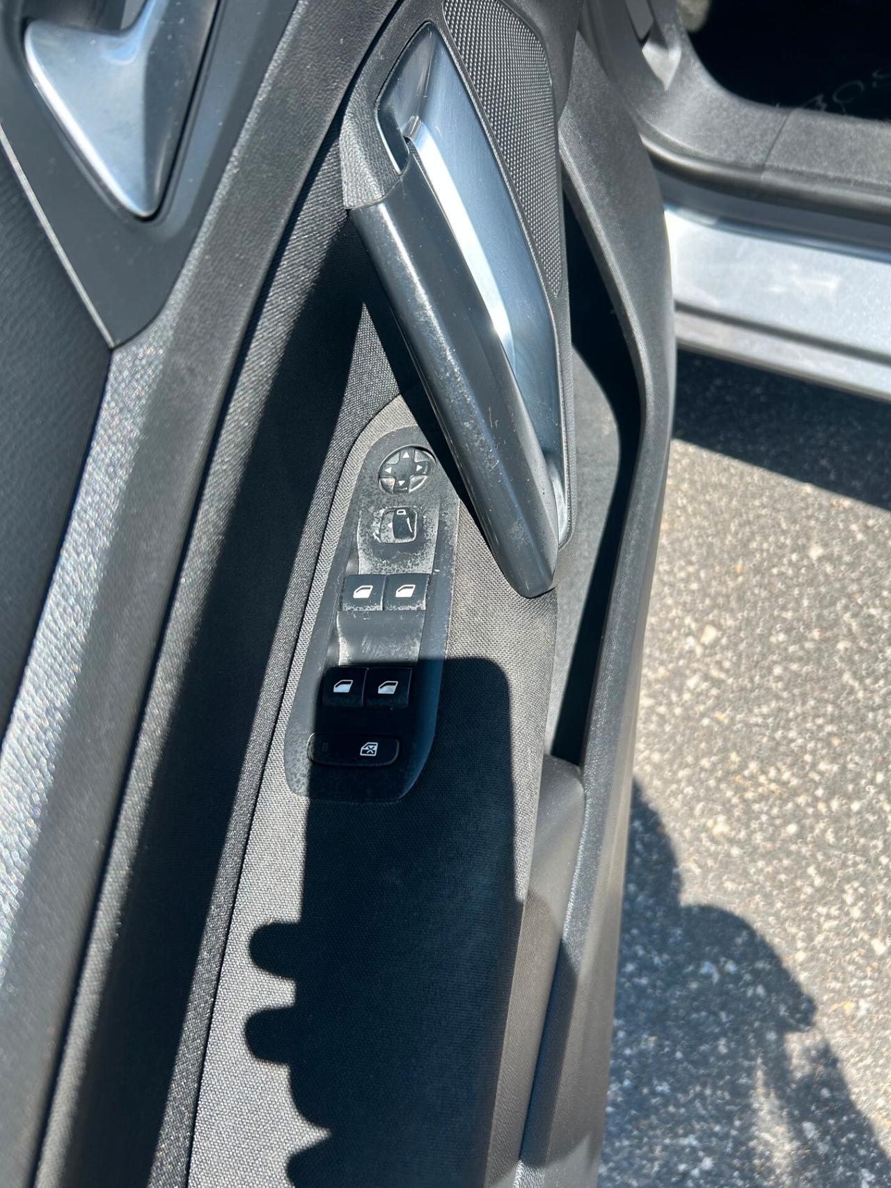 Peugeot 308 BlueHDi 100 S&S Business