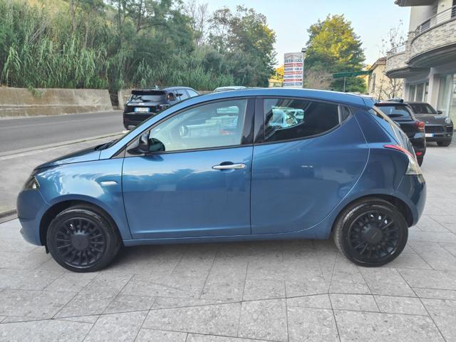 LANCIA Ypsilon 1.0 FireFly 5 porte S&S Hybrid Ecochic Silver
