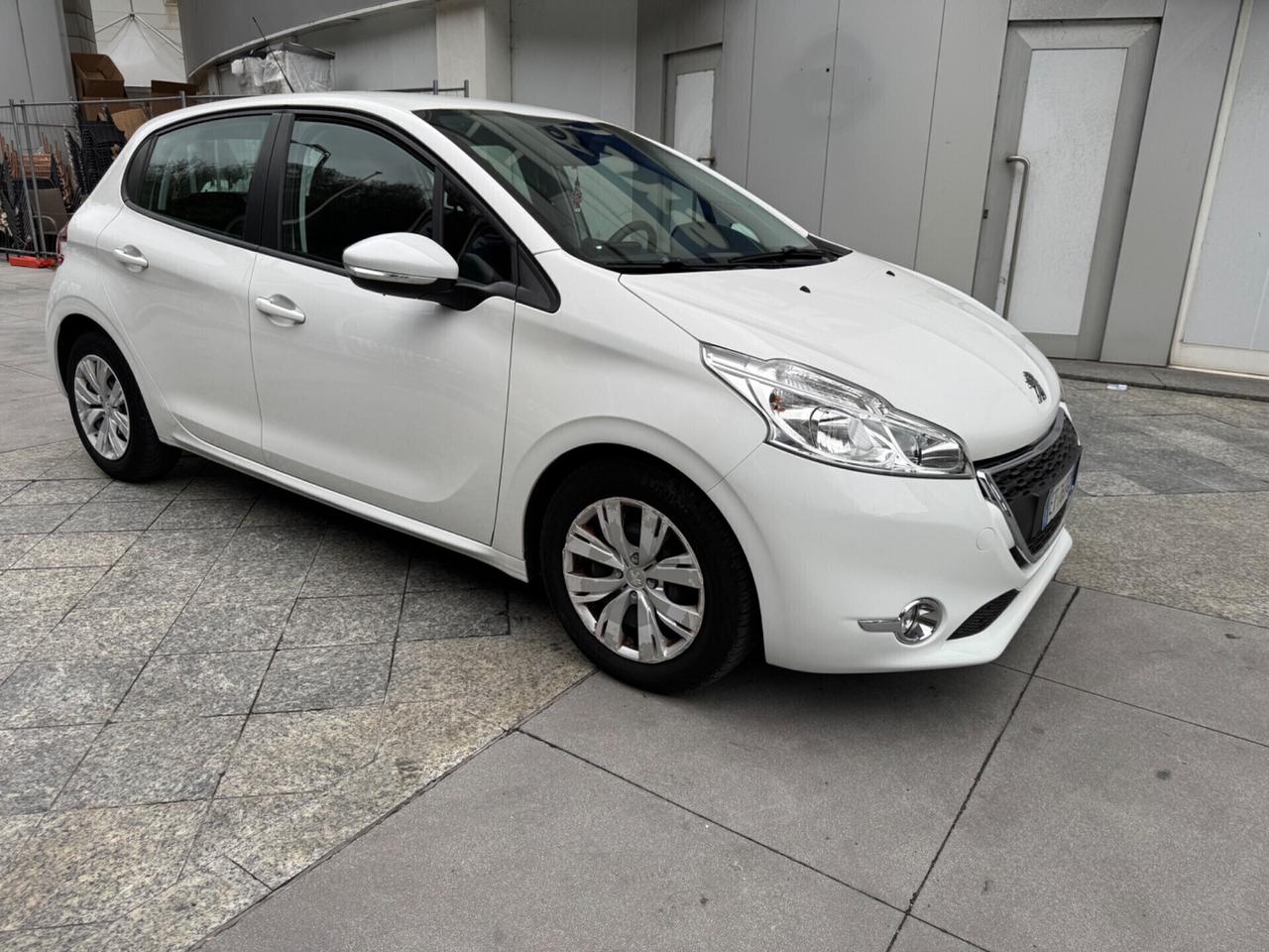 PEUGEOUT 208 1.6 HDI 92 CV NEOPATENTATI