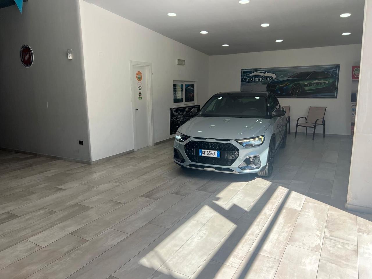 Audi A1 citycarver 30 TFSI Identity Contrast