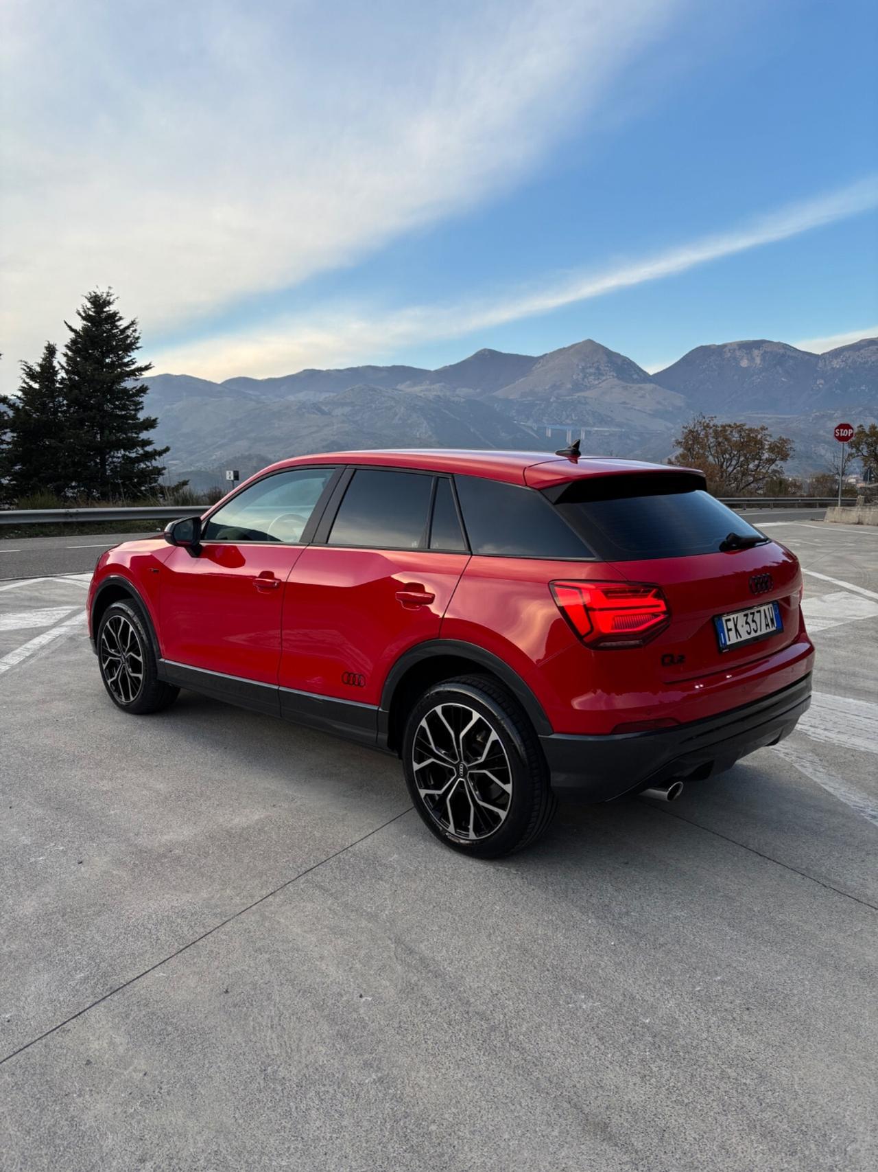Audi Q2 1.6 TDI S line RED Edition