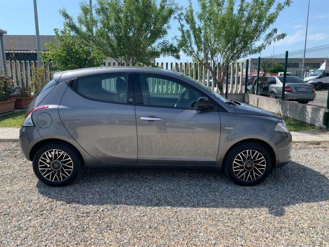 LANCIA Ypsilon 1.2 69 CV 5 porte Platinum