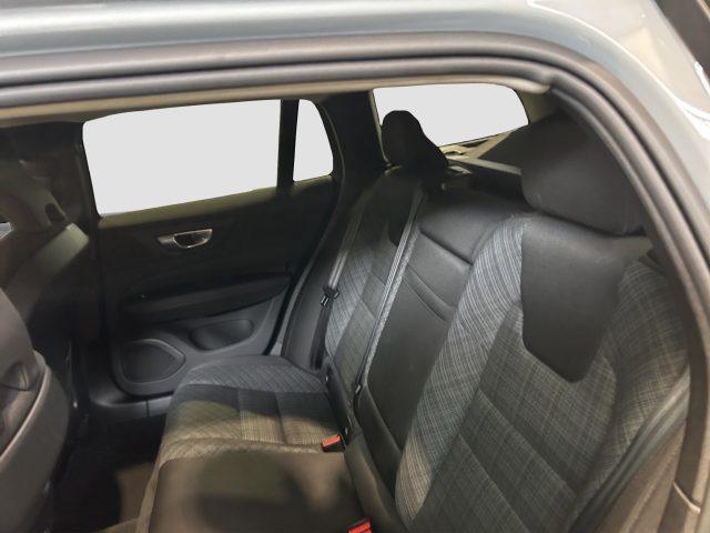 VOLVO V60 V60 B4 (d) automatico Core