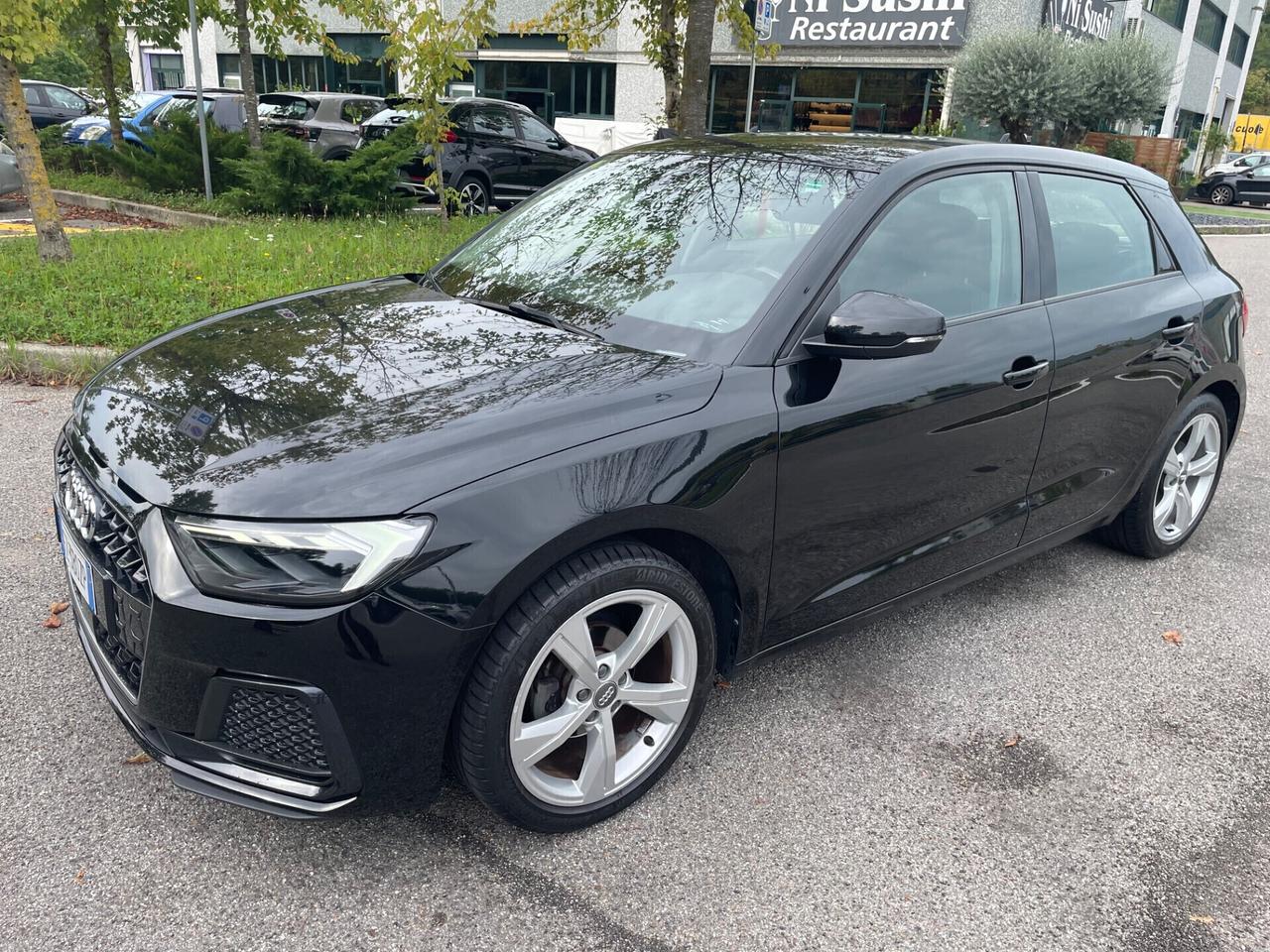 Audi A1 SPB*Neopatentati*Cerchi*Car play*