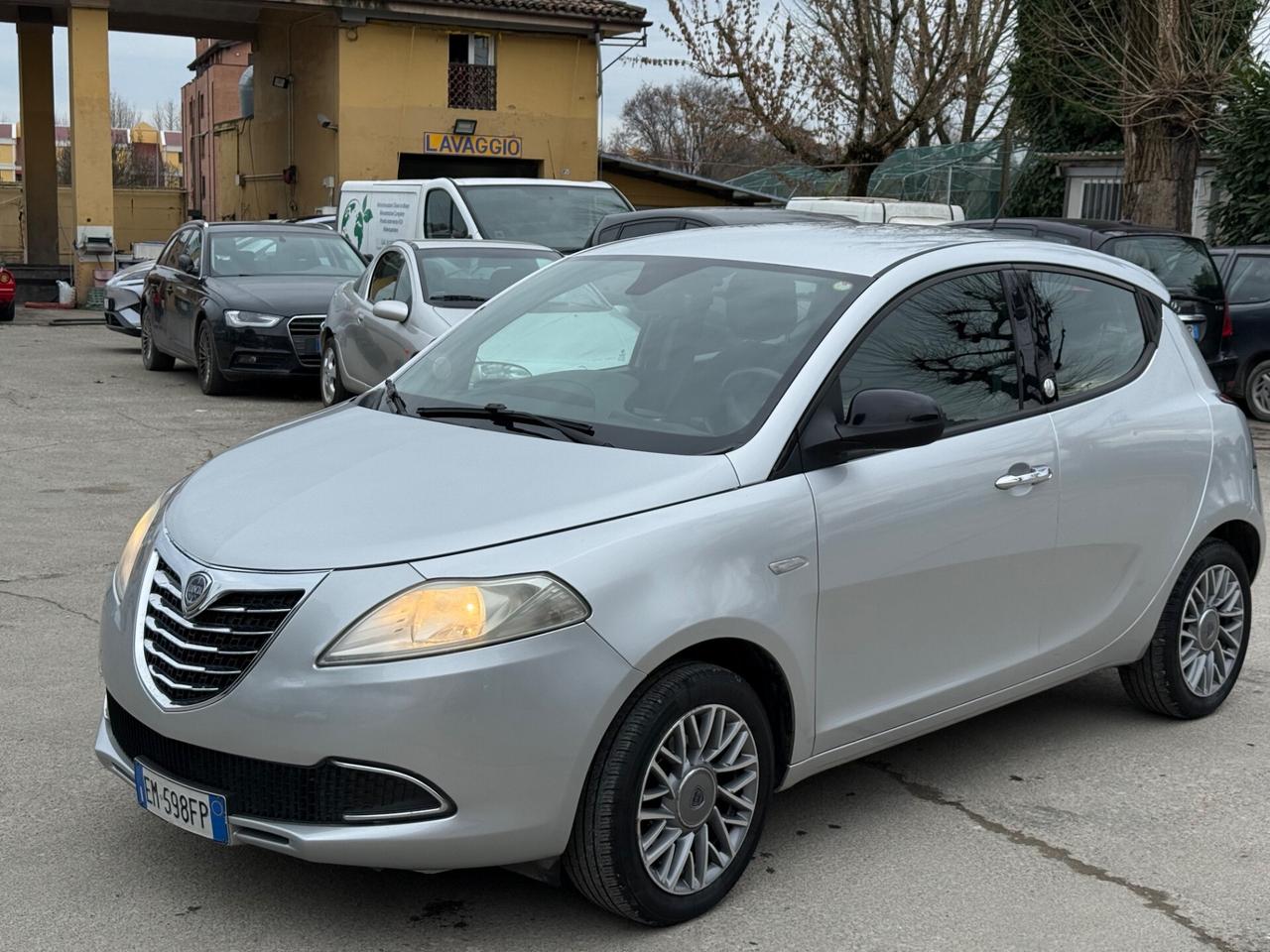 Lancia Ypsilon 1.2 69 CV 5 porte GPL Ecochic Gold