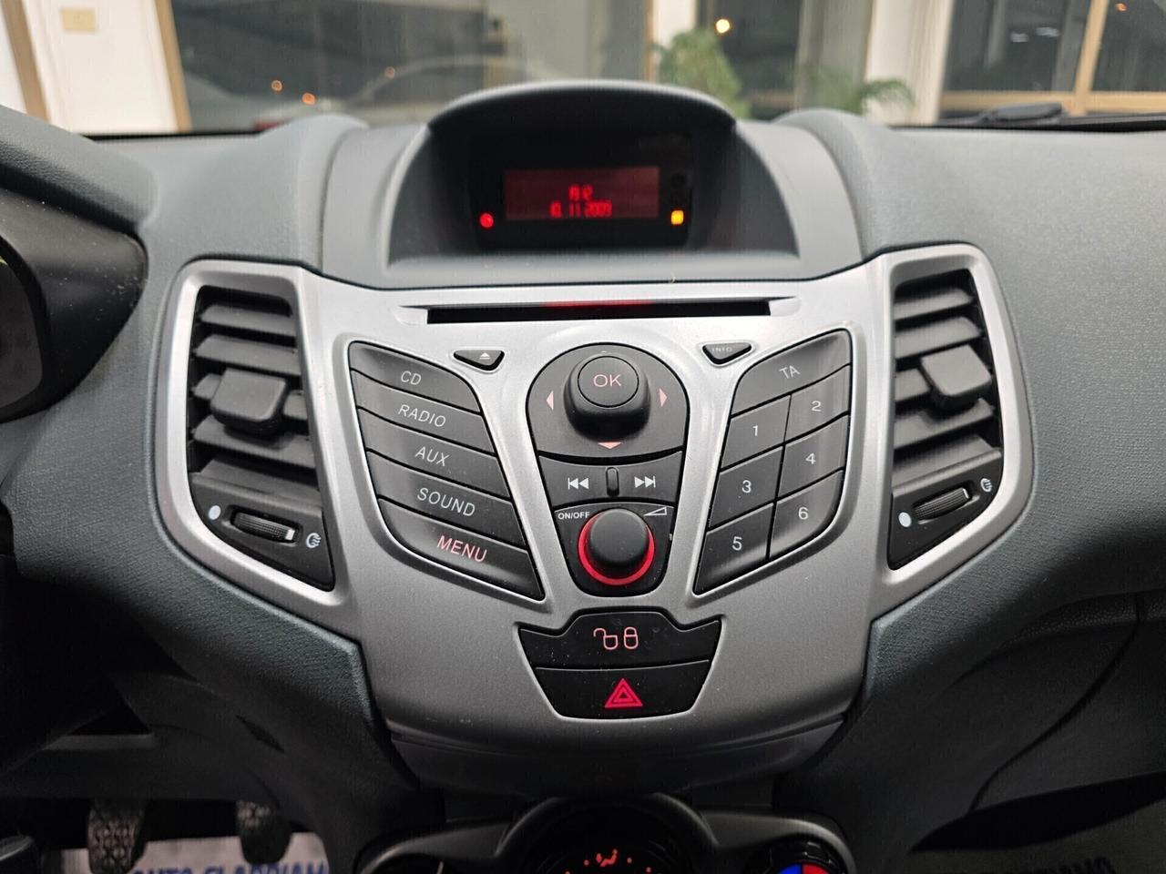 Ford Fiesta 1.2 82CV 5 porte 2010 NEOPATENTATI