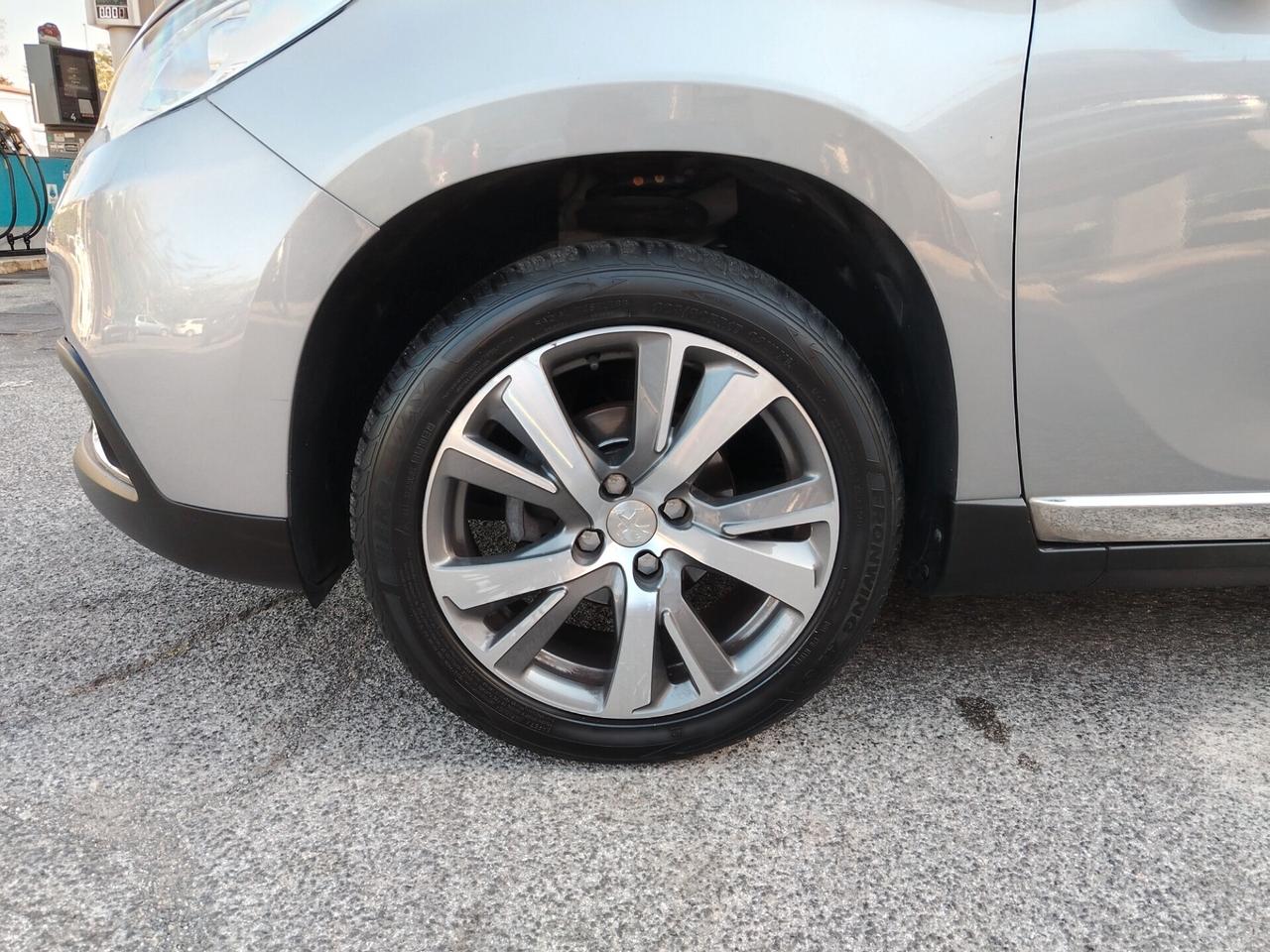 Peugeot 2008 BlueHDi 100 Allure