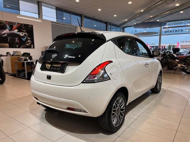 Lancia Ypsilon 1.0 firefly hybrid Gold Plus *17.000 km*