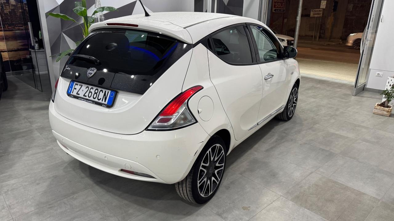 Lancia Ypsilon 1.2 69 CV 5 porte S&S Platinum-43.000 km