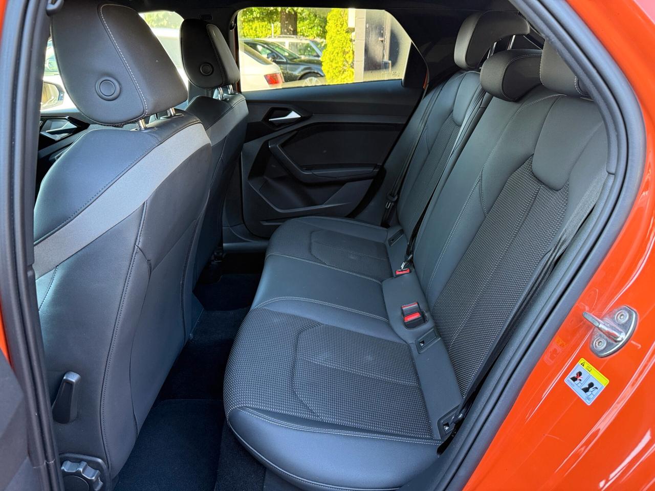 Audi A1 citycarver 30 TFSI Identity Contrast Sline