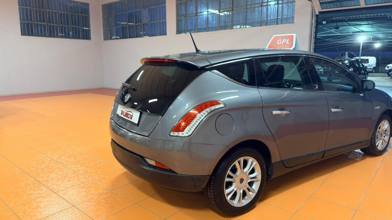 Lancia Delta 1.4 T-Jet 150 CV Argento