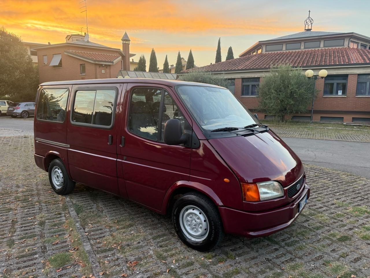 Ford Transit tourneo 2.5 TD 9 posti