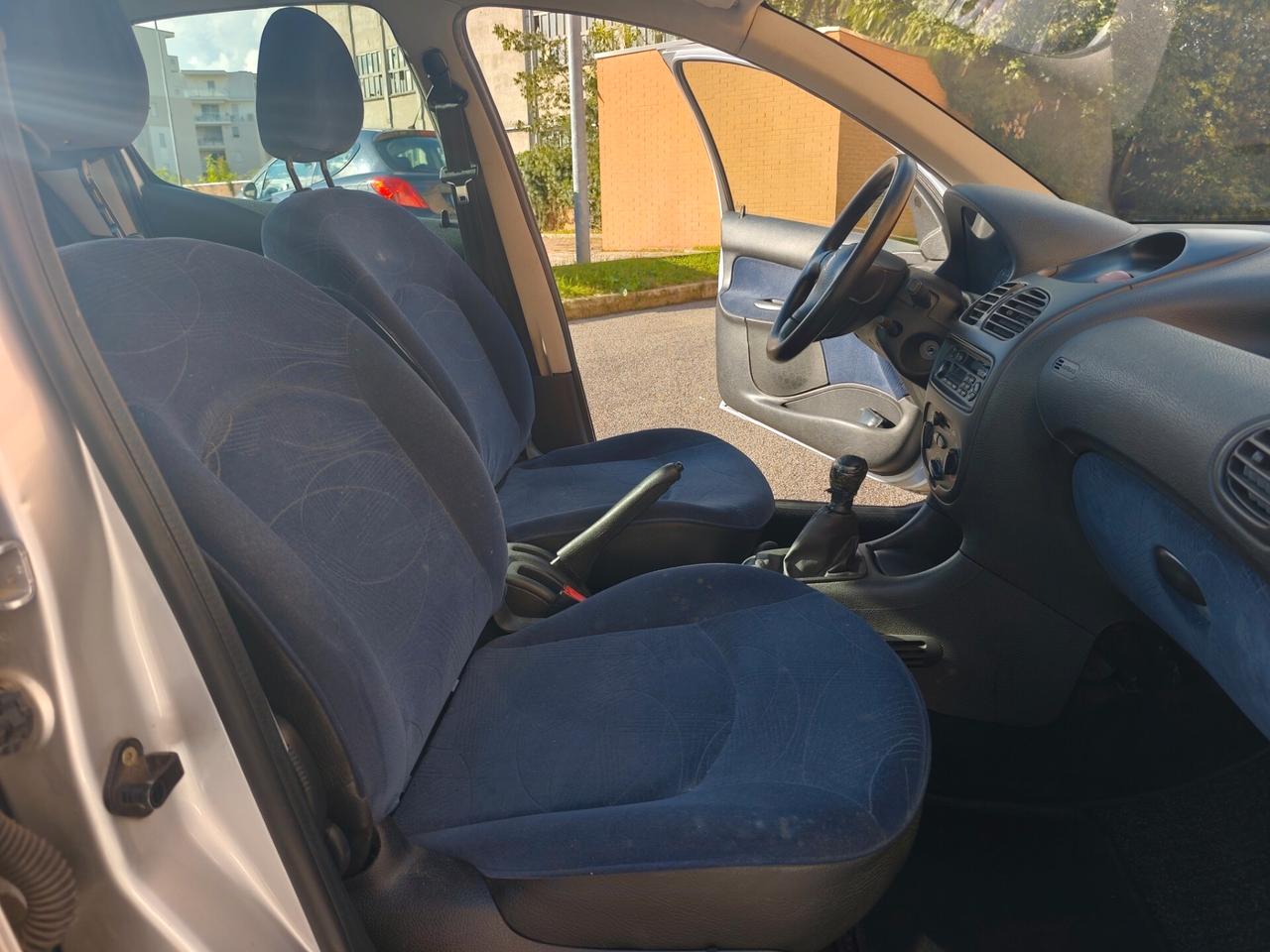 Peugeot 206 1.1 Benz 55 Milà km 5 porte XT