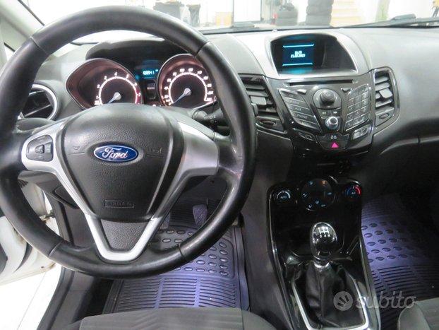 FORD Fiesta 1.4 GPL titanium - 2013