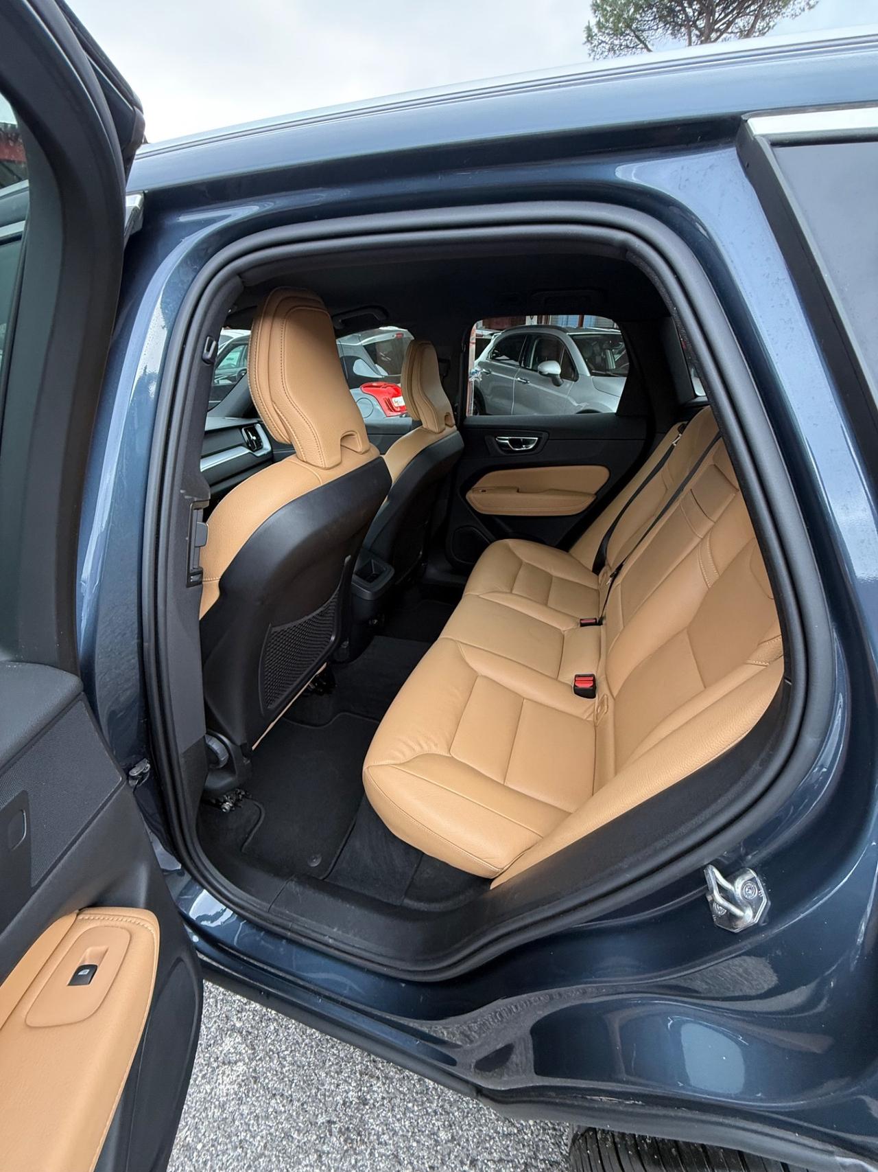 XC60 AWD Geartronic Business-unipro-rate-iva ESP -