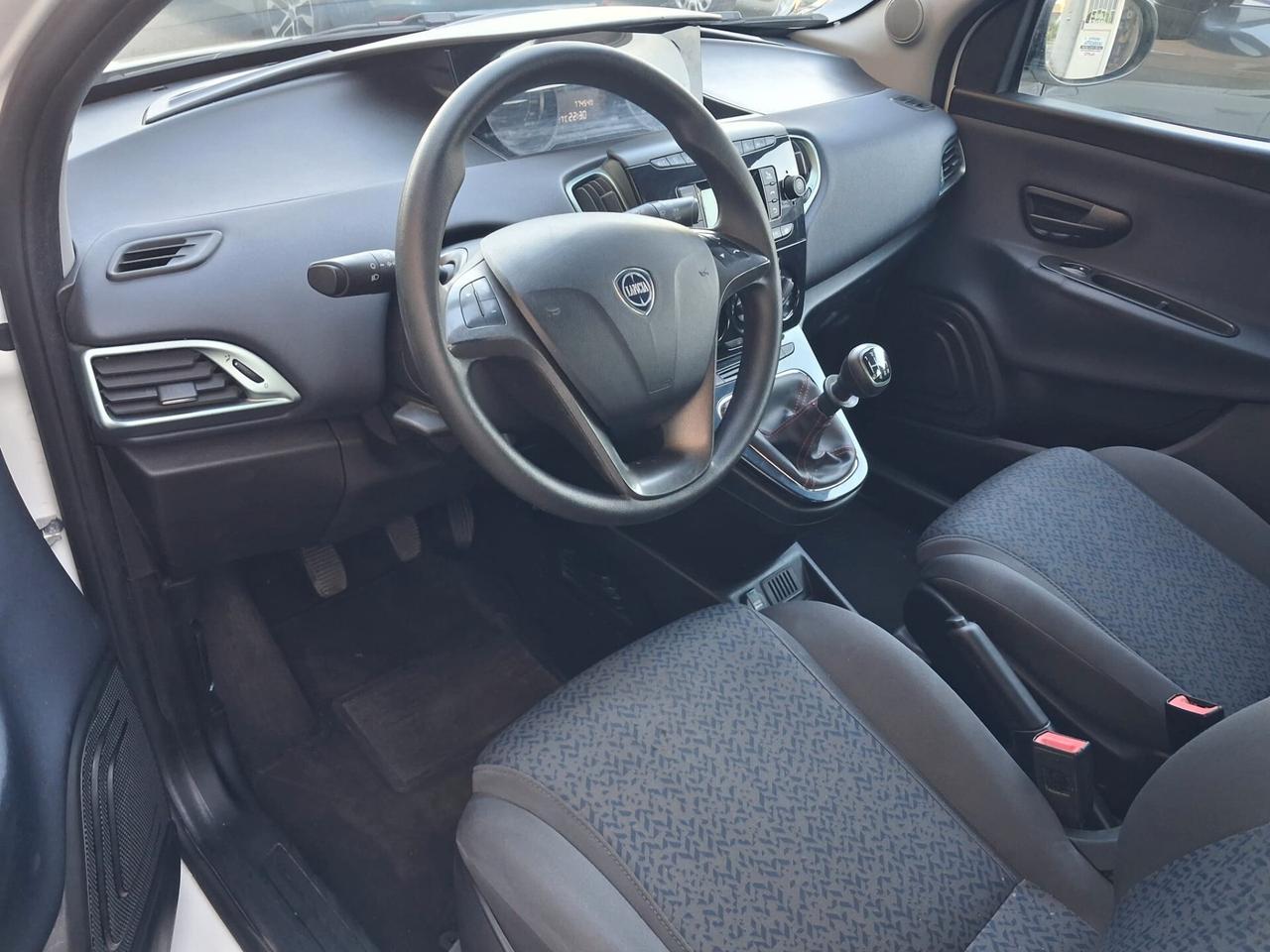 Lancia Ypsilon 1.0 FireFly 5 porte S&S Hybrid