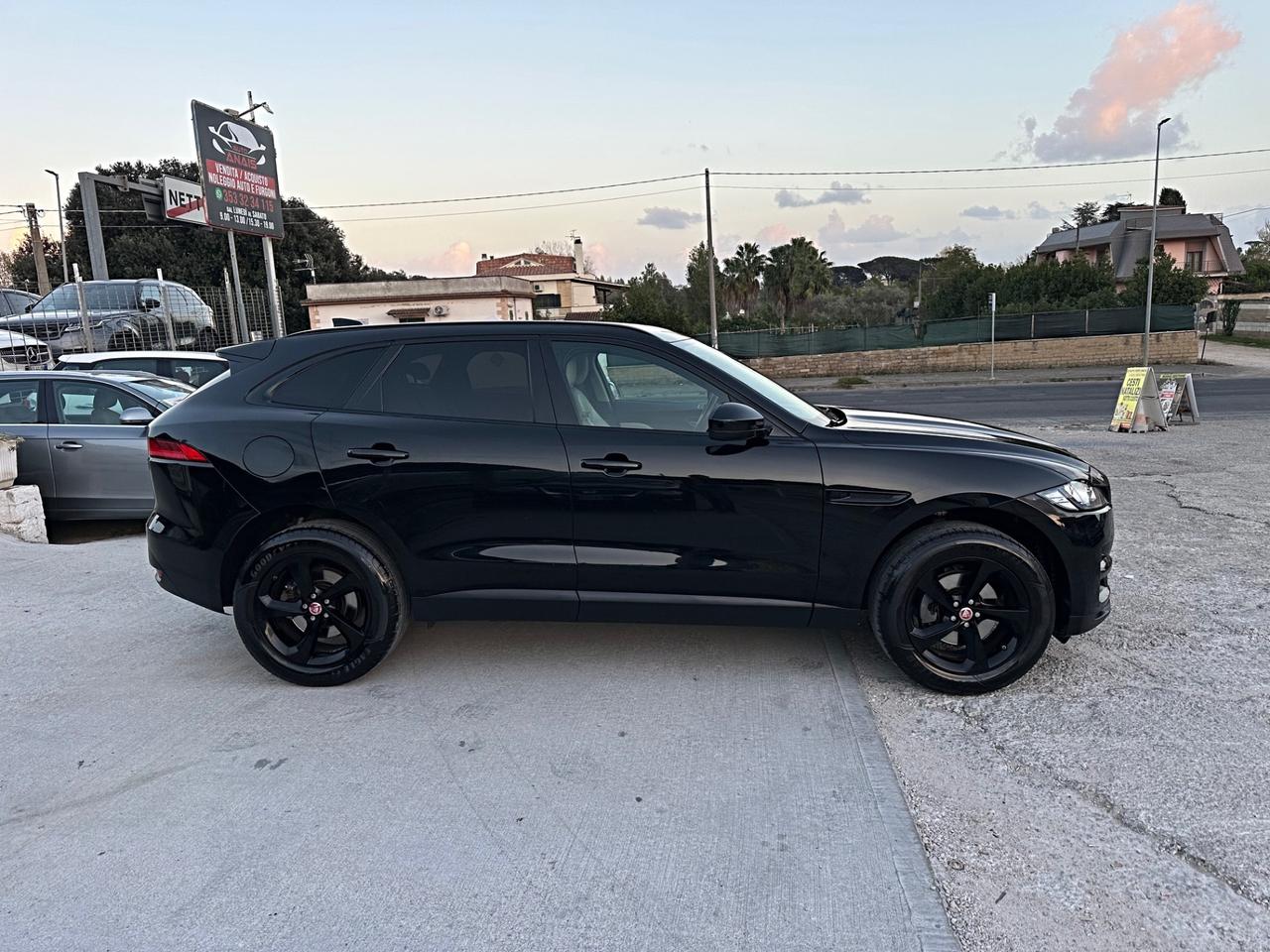 Jaguar F-Pace 2.0 D 180 CV Portfolio Unico Proprietario Garanzia 24 Mesi !!