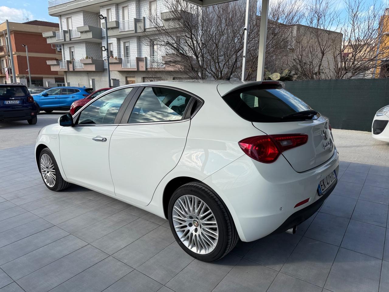 Alfa Romeo Giulietta 1.6 JTDm-2 105 CV Exclusive