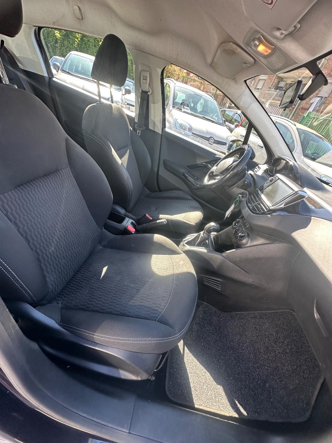 Peugeot 208 PureTech 82 5p. GPL Allure