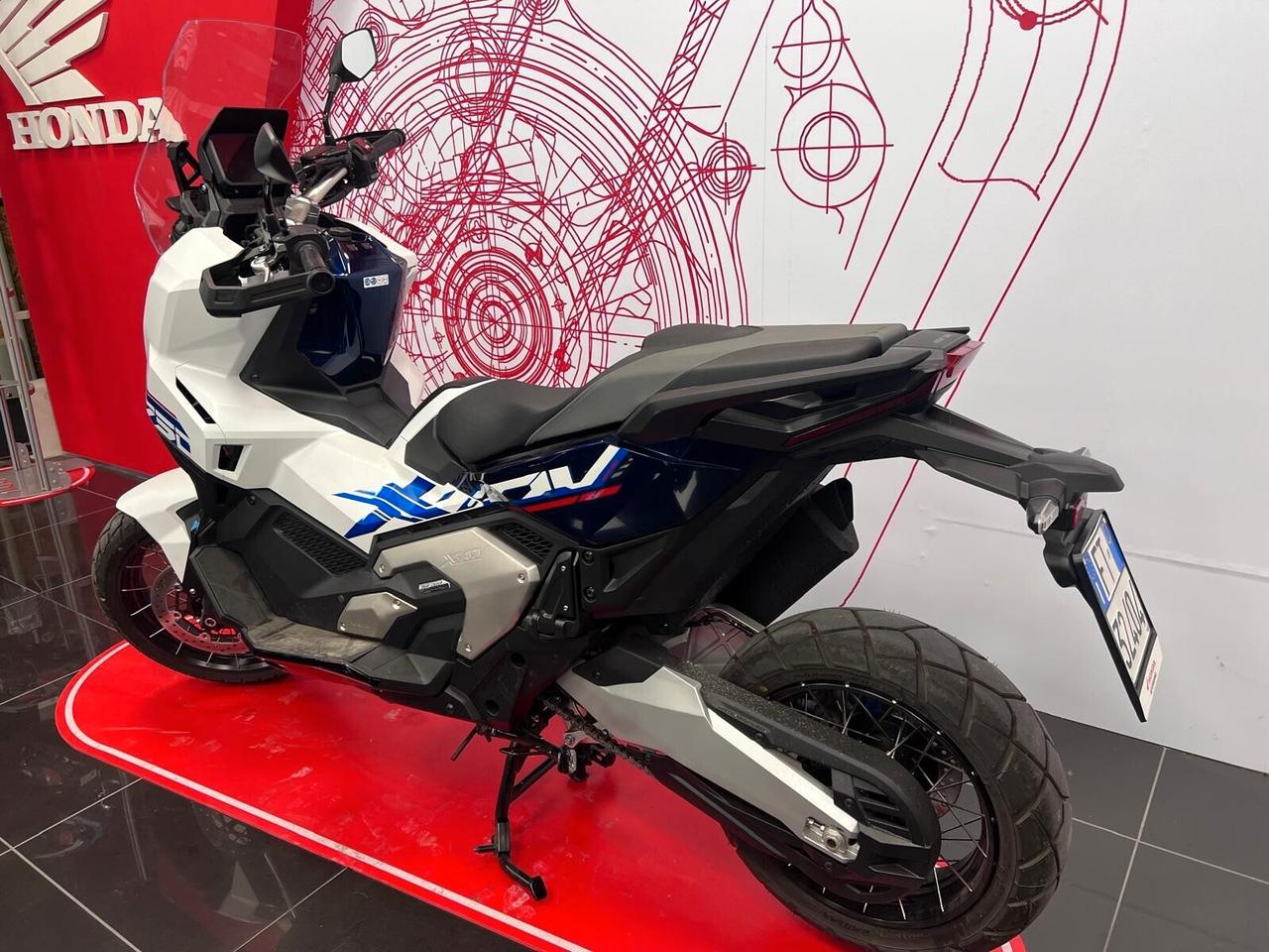 Honda X-ADV 750 2026