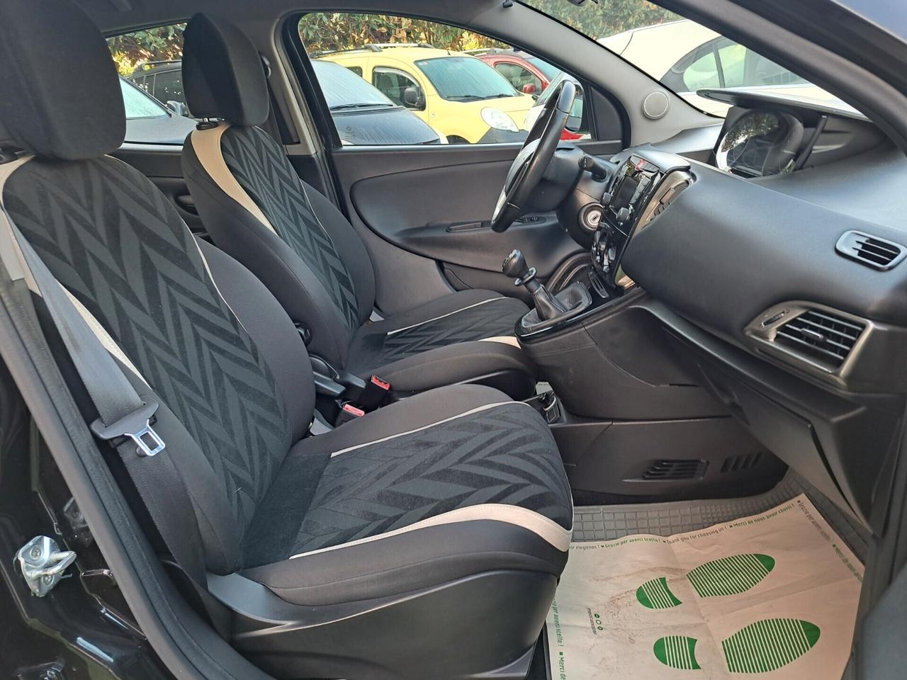 Lancia Ypsilon 1.2 BENZ 69 CV 5 porte Platinum /OK NEOPATENTATI /EURO6