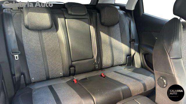 PEUGEOT 3008 BlueHDi 130 S&S Allure