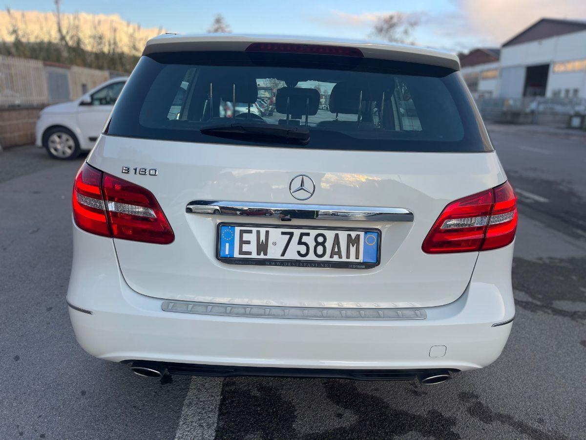 MERCEDES - Classe B - 180 Premium