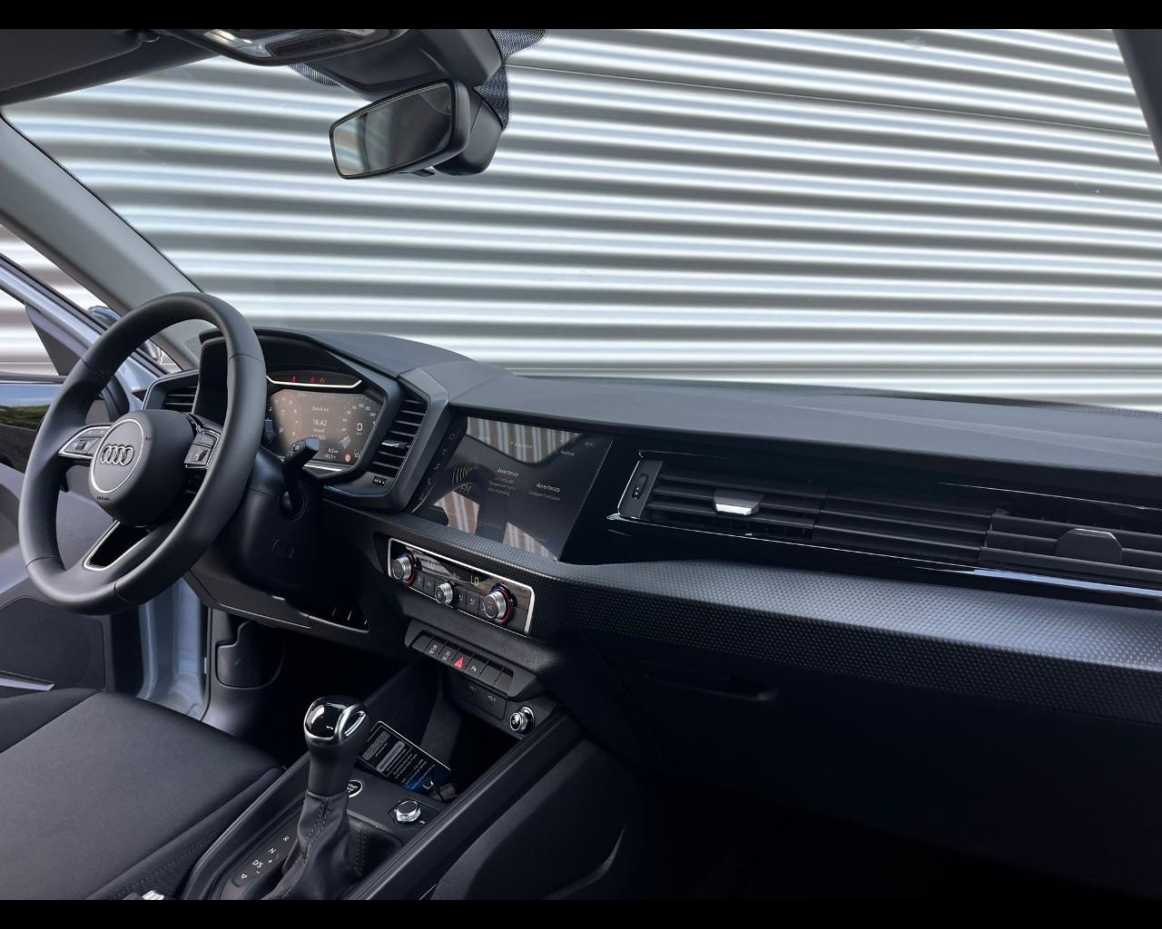 AUDI A1 ALLSTREET 30 TFSI S-TRONIC IDENTITY CONTRAST