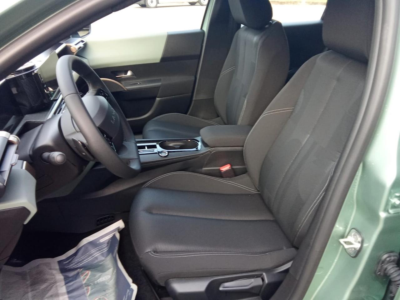 Lancia Ypsilon Hybrid e-DCT