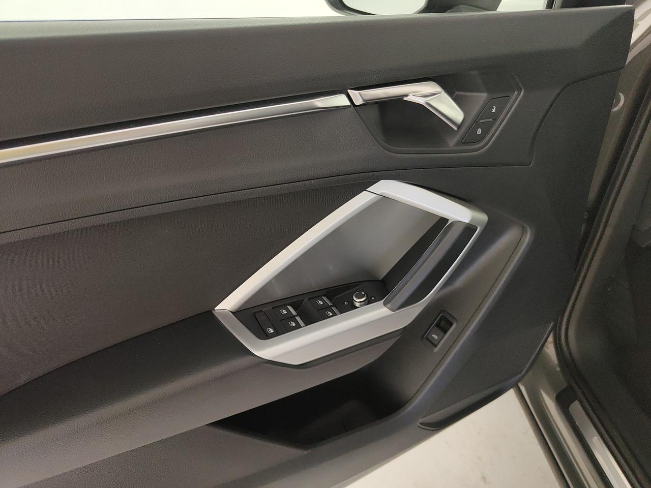 AUDI Q3 40 2.0 tdi Business quattro 190cv s-tronic