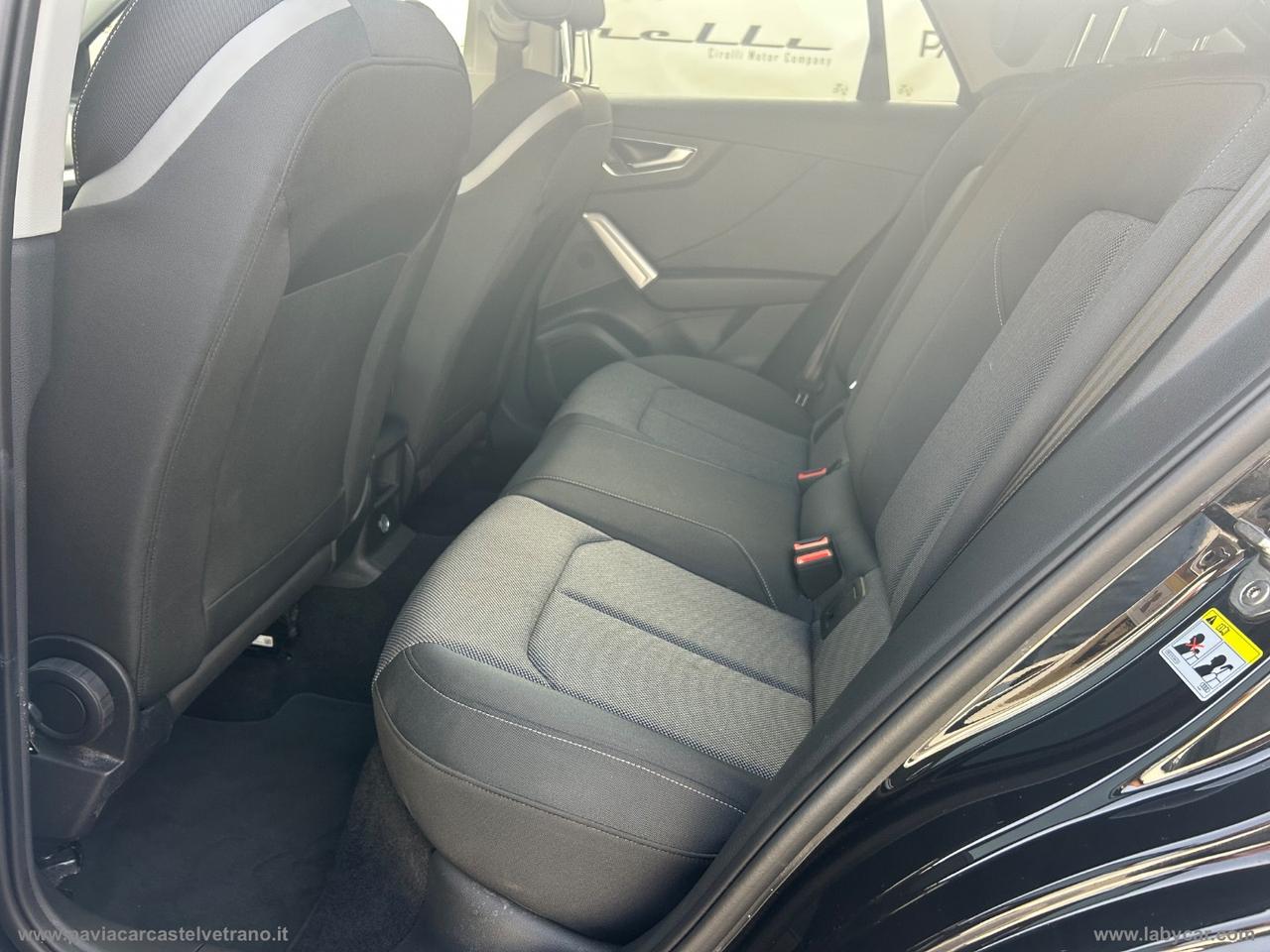 AUDI Q2 35 TFSI S tronic Identity Black