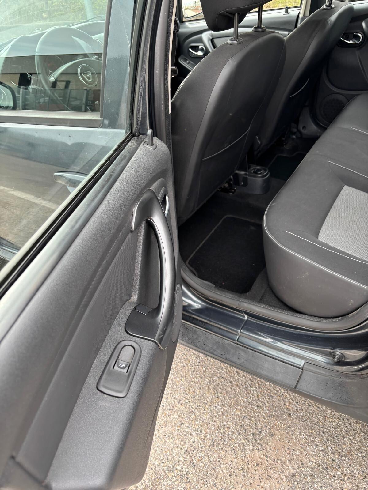 Dacia Duster 1.6 GPL 115CV S&S 4X2 SERIE LIMITATA BLACK SHADOW