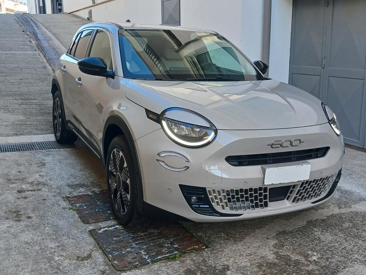 Fiat 600 Hybrid DCT MHEV La Prima