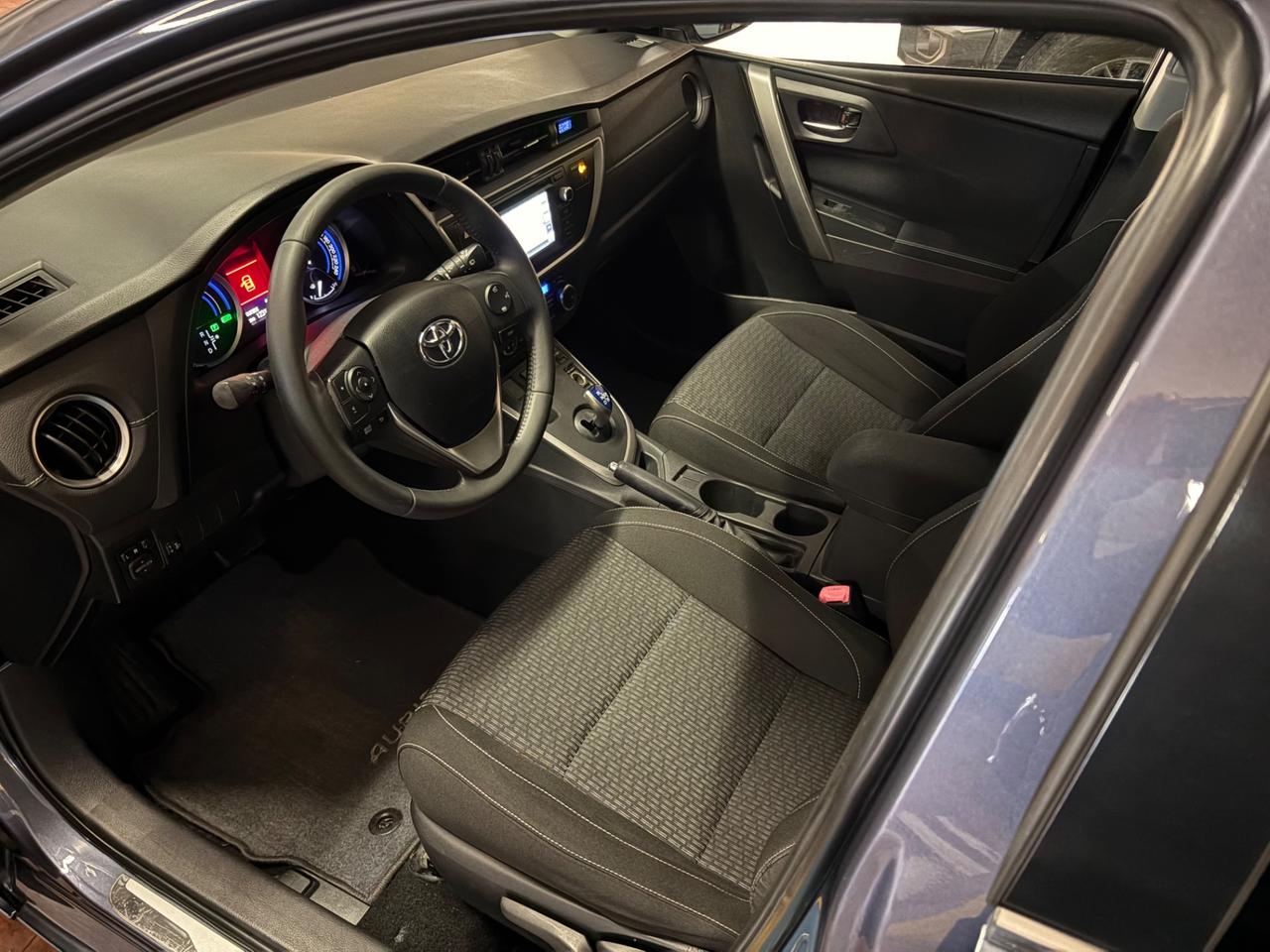 Toyota Auris Touring Sports 1.8 Hybrid Lounge