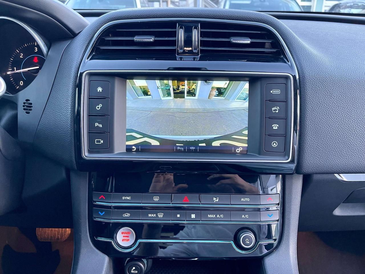 Jaguar F-Pace F-Pace 2.0d Portfolio awd 180cv auto CATENA NUOVA