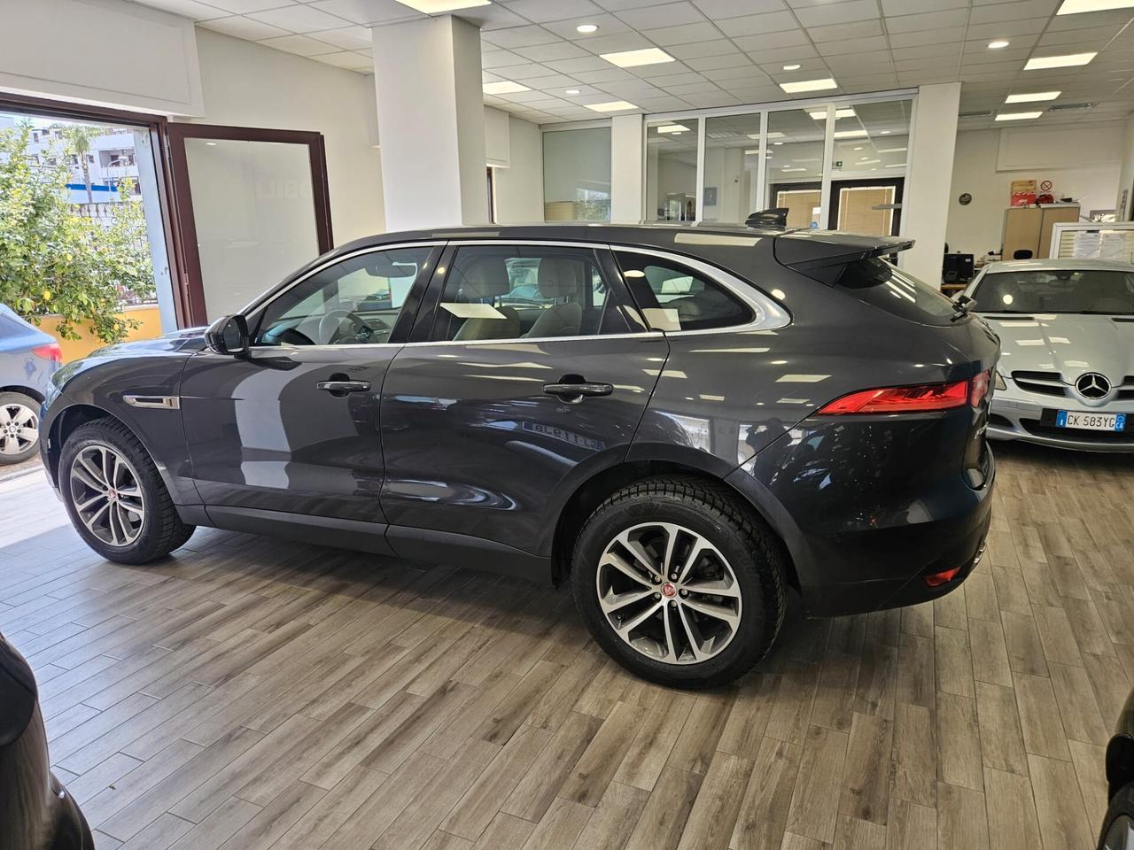 Jaguar F-Pace 2.0 D 180 CV AWD aut. Prestige